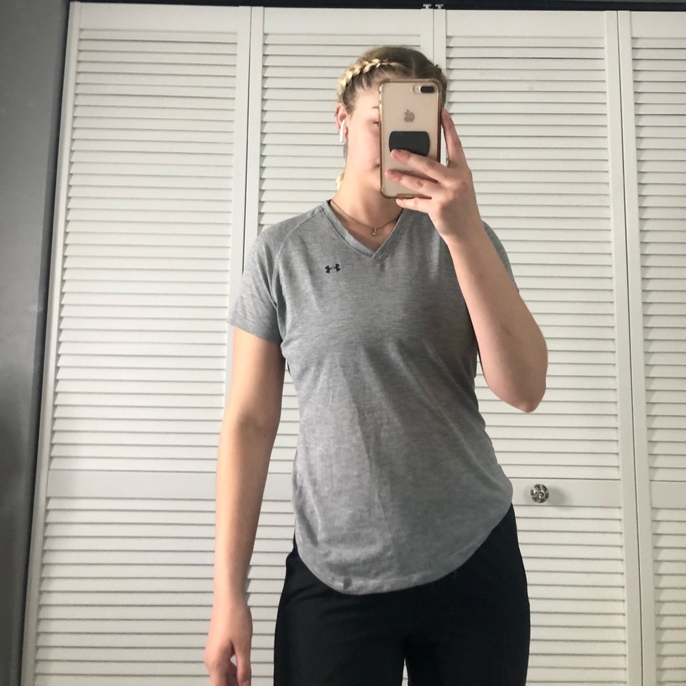 NWOT UNDER ARMOUR T SHIRT